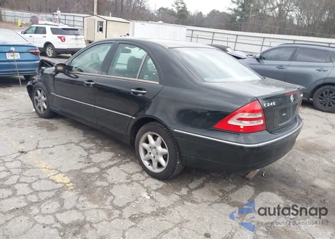 2003 Mercedes-Benz C 240 z USA, uszkodzony, nr VIN WDBRF81J13F427652